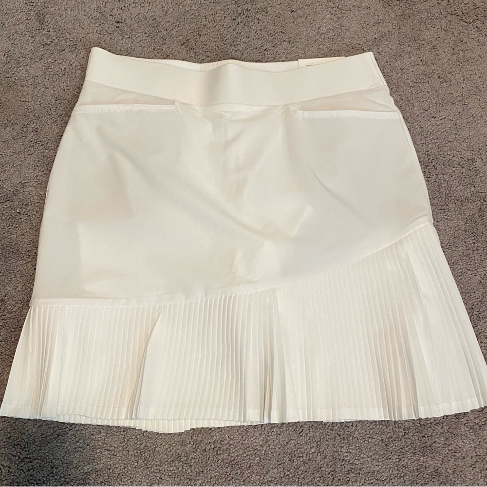 Chico’s Elegant Cream Pleated Skort.